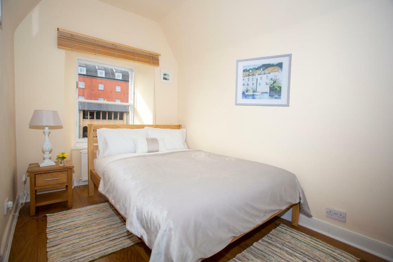 Spacious 2 Bed Apartment In The Heart Of Old Town Edinburg Exteriör bild