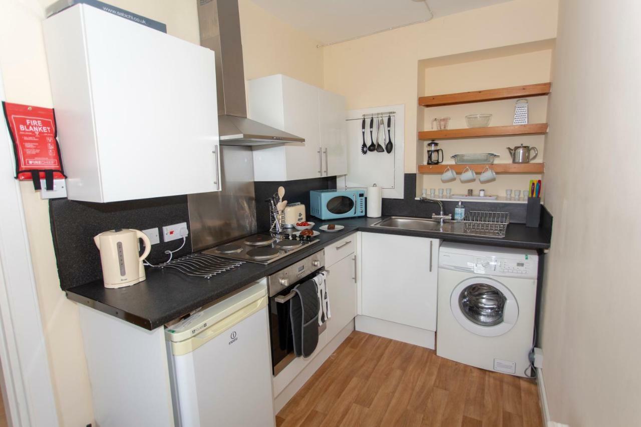 Spacious 2 Bed Apartment In The Heart Of Old Town Edinburg Exteriör bild