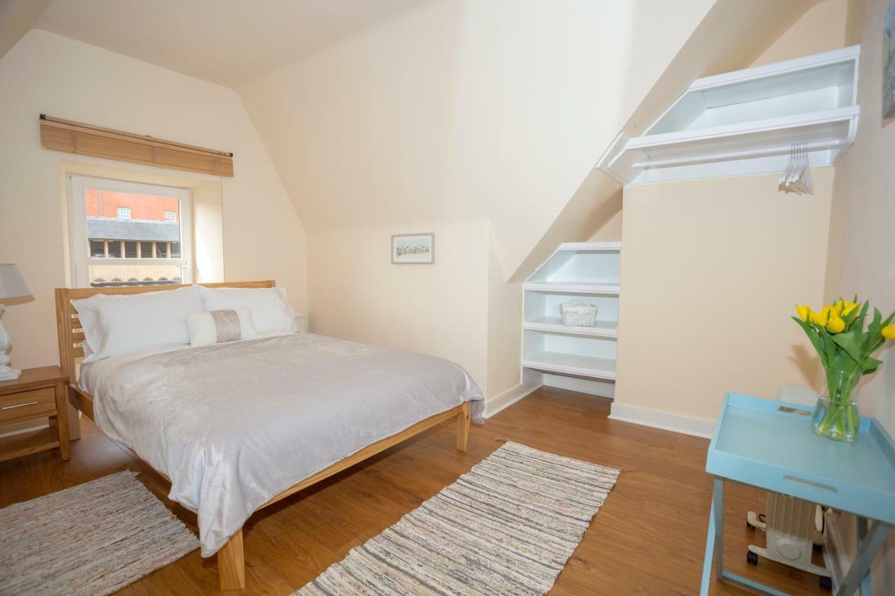 Spacious 2 Bed Apartment In The Heart Of Old Town Edinburg Exteriör bild